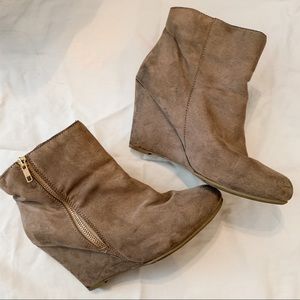 LF Report Ankle Boot Wedges